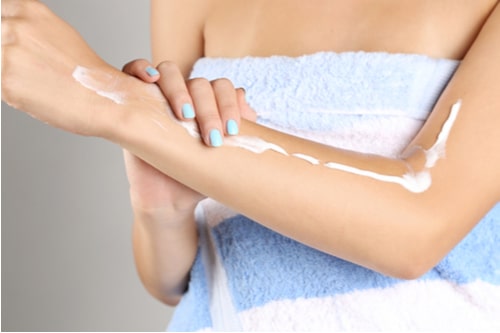 Tip Tips For Self Tanning This Summer moisturise